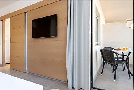 Suite with City View