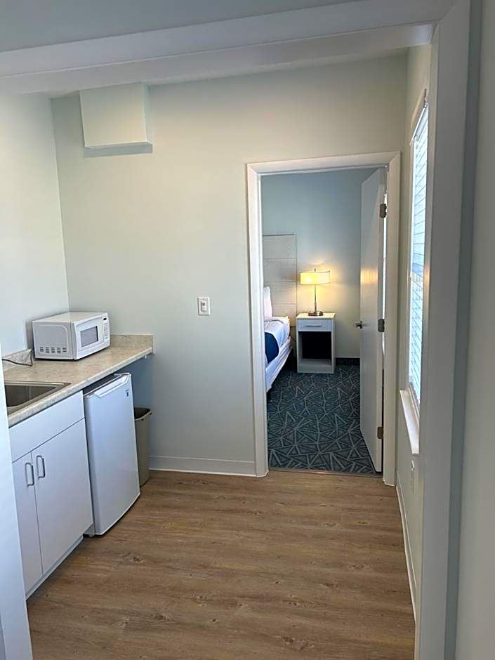 The Admiral Hotel/Motel