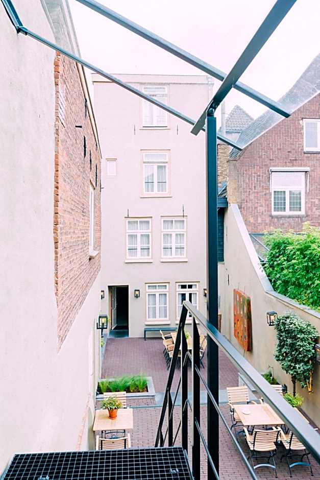 Uylenhof Hotel