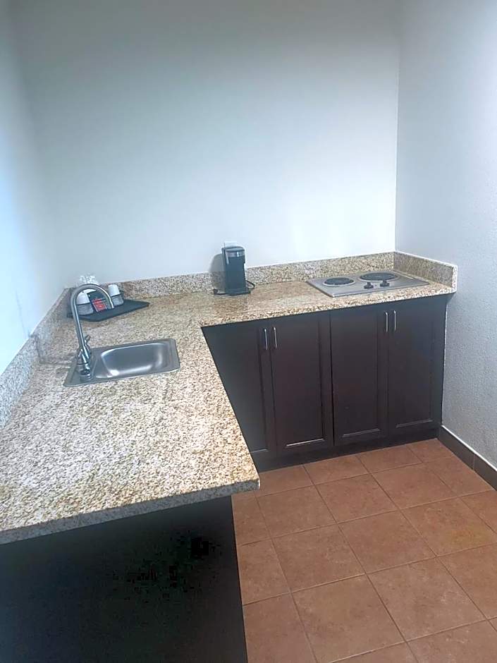 Dothan East Inn & Suites