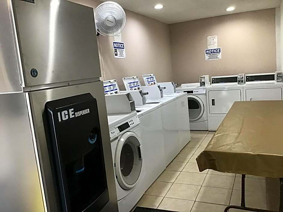 Budget Inn & Suites