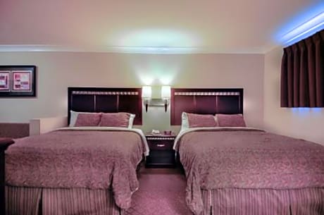 Queen Room with Two Queen Beds - Disability Access