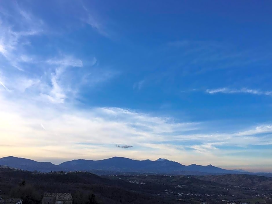 La casa dalle finestre blu