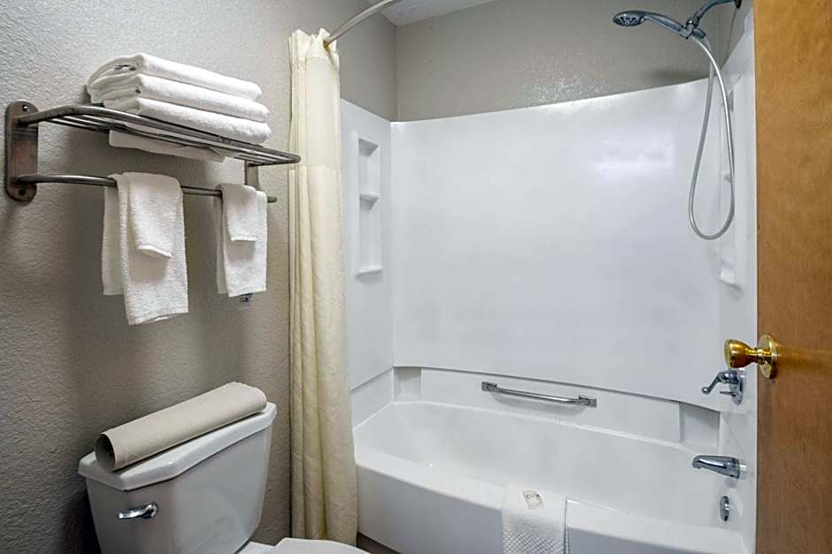 Quality Suites Hickory South