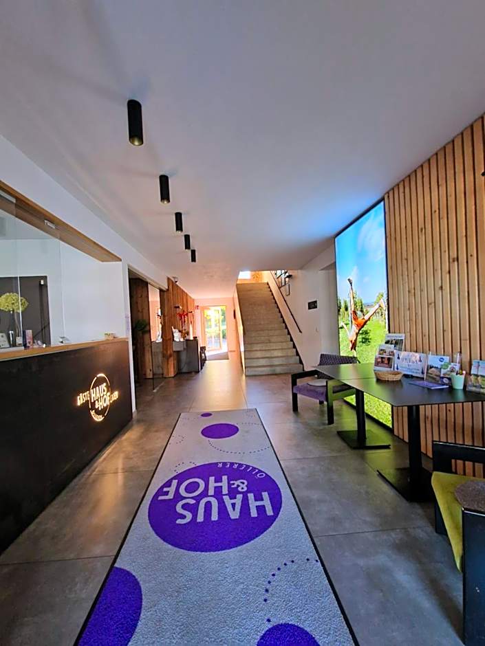 GästeHAUS & HOFladen Familie Öllerer