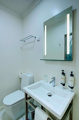 BOCAGE 07 (1 Queen Bed)