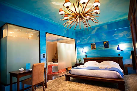 Suite with pool access