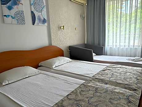 Suite with Balcony (4 Adults)