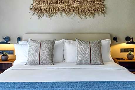 Grand Sapphire Nest, Guest room, Bedroom 1: 1 Double, Bedroom 2: 2 Twin, Sea view, Balcony