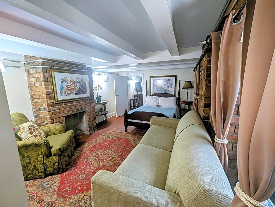 The Esplanade Guesthouse Mansion