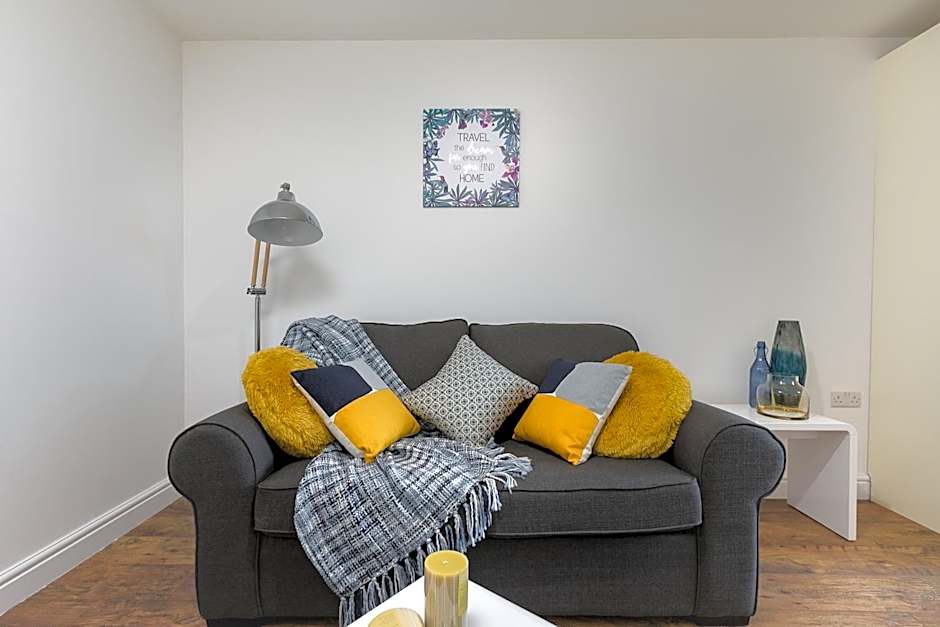 KVM - City Apartments - Contractors - Town Centre by KVM Stays