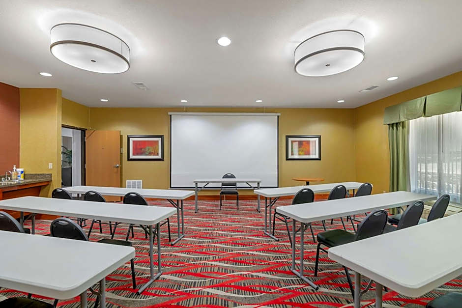 Best Western Plus Denton Inn & Suites