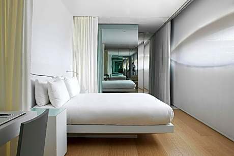 Junior Suite, 1 King Bed, Non Smoking, City View