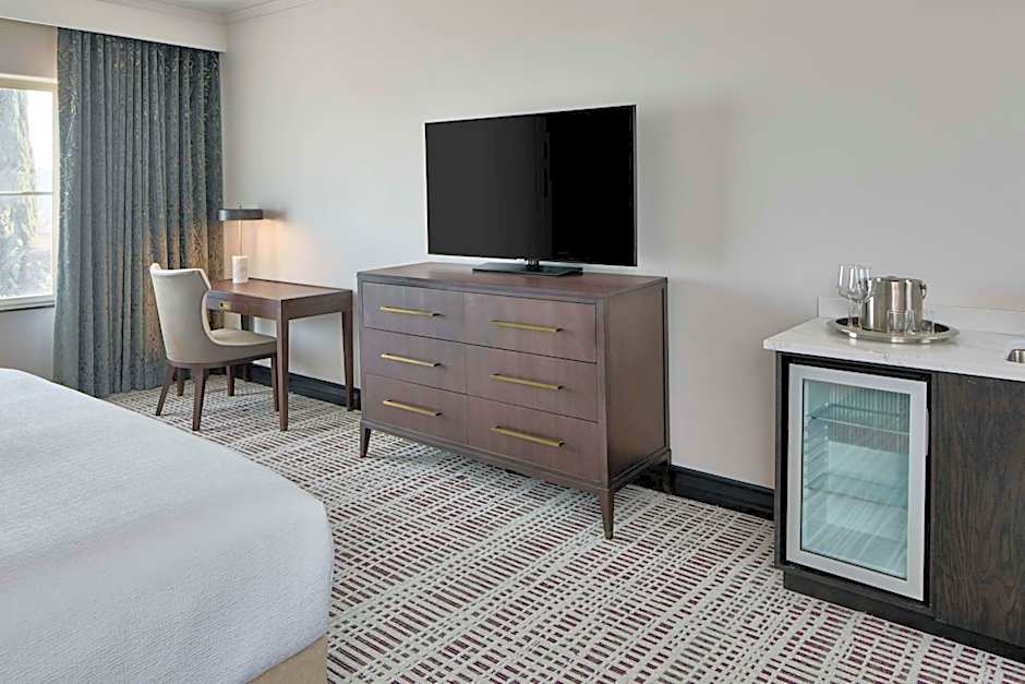 Bellasera Hotel & Suites Paso Robles, Tapestry by Hilton