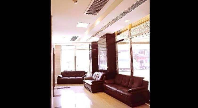 Grand Harbour Hotel