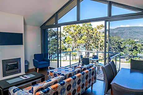 Two Bedroom Spa Apartment with Ocean View