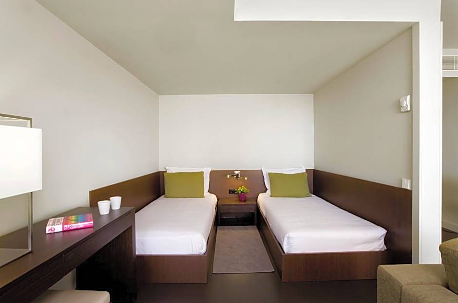 Aqualuz Troia Rio by The Editory