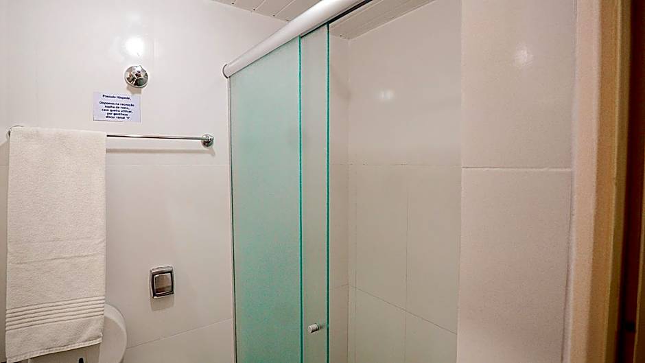 Lira Hotel