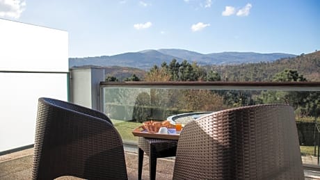 Duplo New Deluxe Mountain View