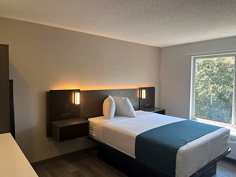 Studio 6 Suites Norcross, GA