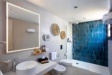 Junior King Suite with Sea View