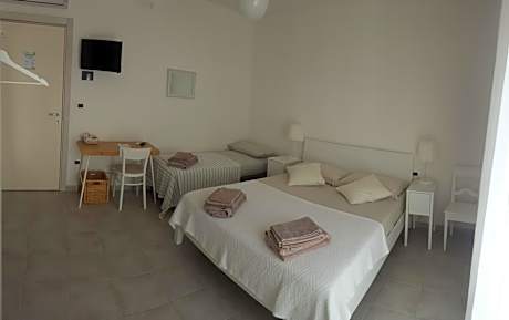 Triple Room with Terrace