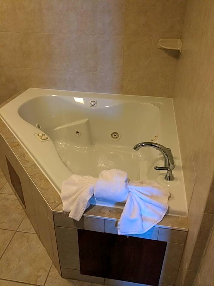 Pacer Inn & Suites Motel