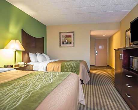 Efficiency Queen Suite with Two Queen Beds - Non-Smoking