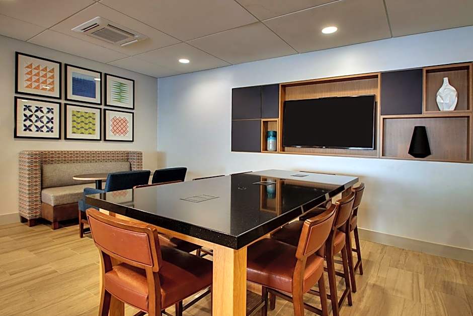 Holiday Inn Express Baltimore BWI Airport West By IHG