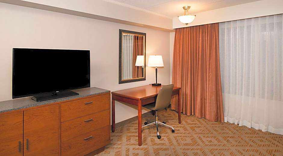 DoubleTree Suites by Hilton Hotel Philadelphia West