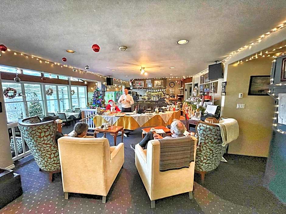 Gracies Grotto Cabin