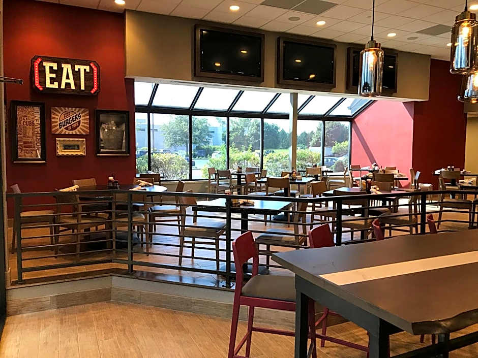 Holiday Inn & Suites Chicago-Carol Stream (Wheaton) By IHG