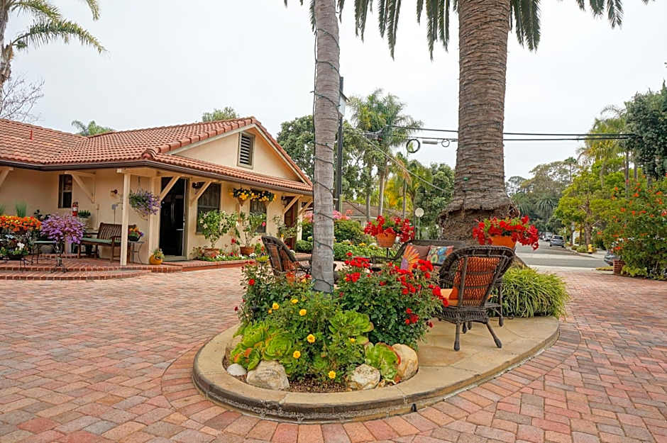 Harbor House Inn