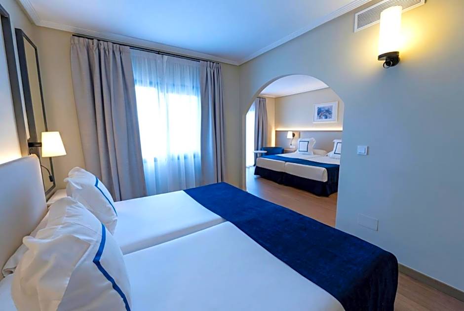 Photo 1 of 3 of Family Junior Suite