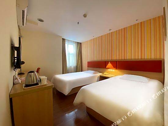 Home Inn (Guangzhou Tianpingjia Metro Station)
