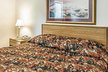 Queen Room - Accessible/Nonsmoking