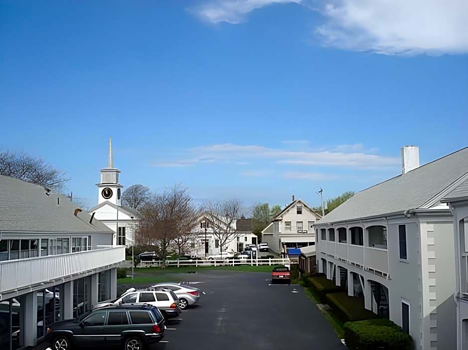 Hyannis Inn