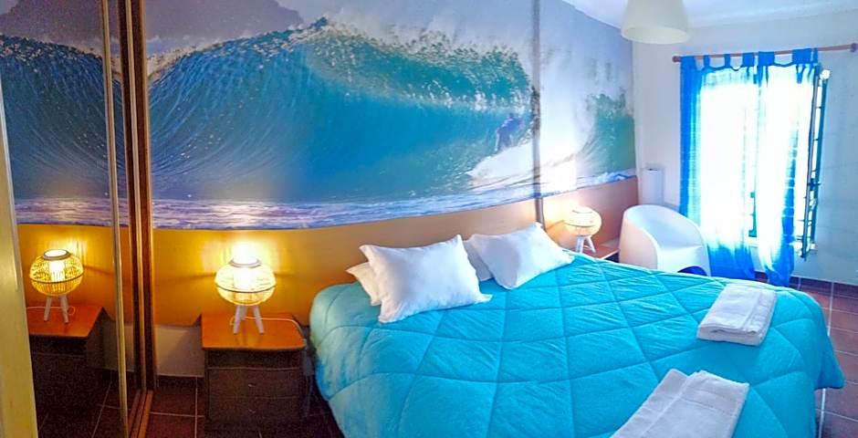 Supertubos Beach Hostel