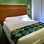 Q Hotel