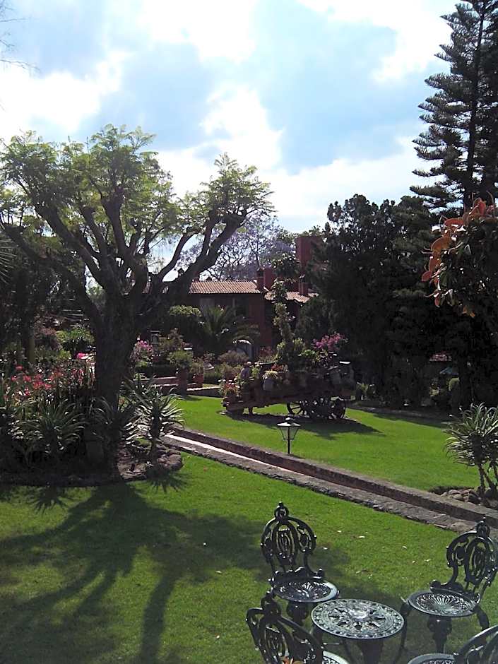 Villa San Jose Hotel & Suites