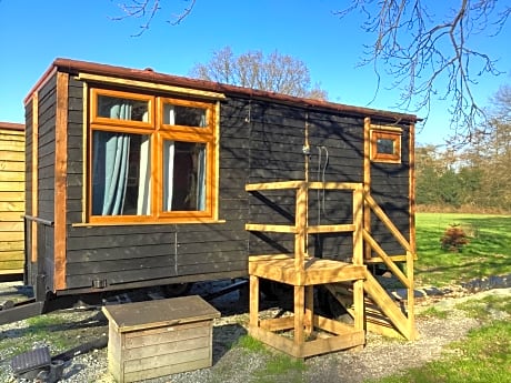 Vigo Retreat cabin 1