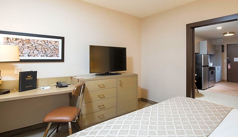 Pomeroy Inn & Suites Prince George