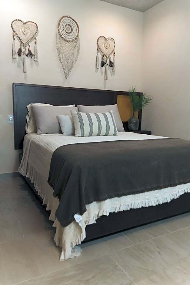 2 Bed Bath for 5 A 102