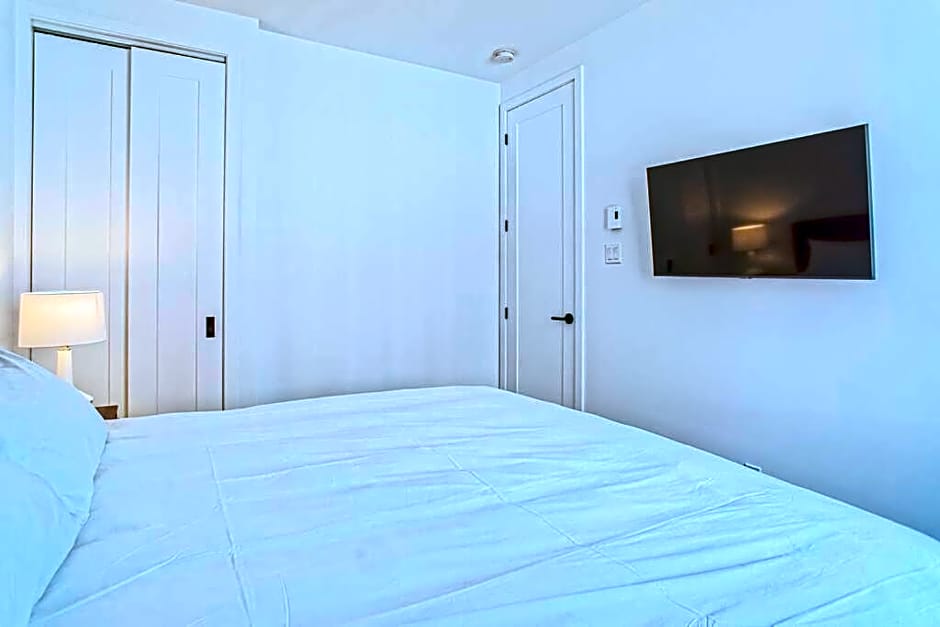 201 Condo au rez de chaussée , au coeur de Bromont