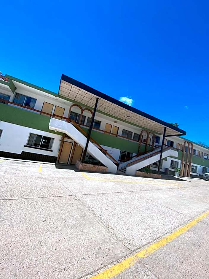 Hotel Zacatecas Courts