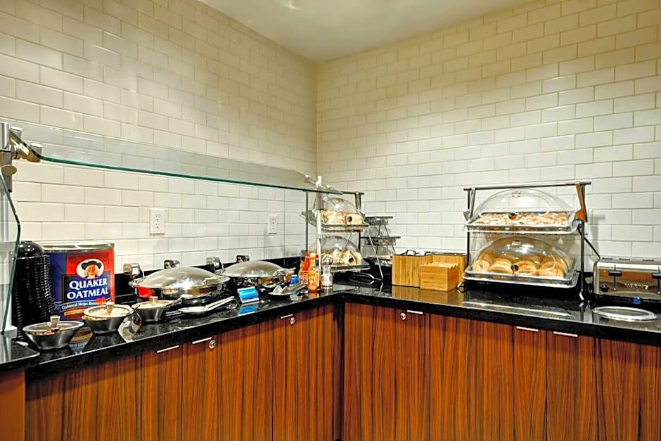Fairfield Inn & Suites by Marriott Dallas Medical/Market Center
