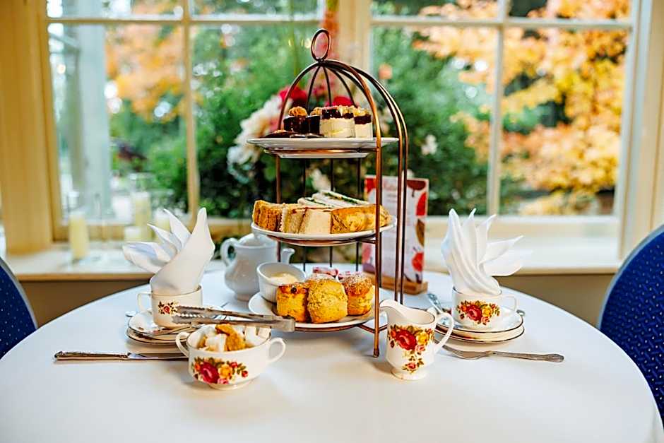 Woodland Manor Hotel