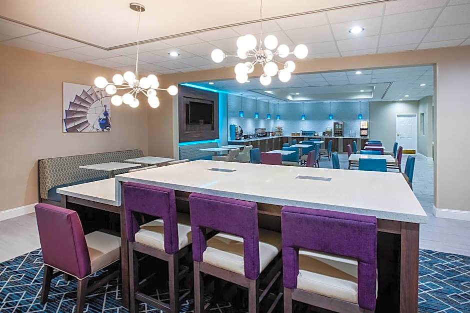 La Quinta Inn & Suites by Wyndham Lubbock North