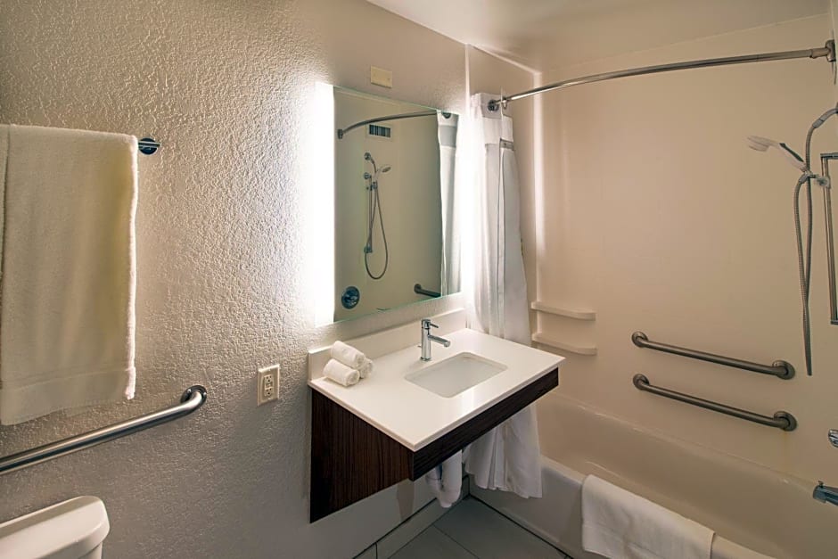 Holiday Inn Express & Suites - Worthington by IHG