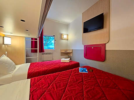 3 Single Beds
